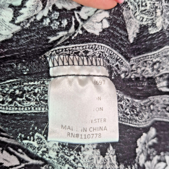 Hazel Jacqueline Boho Tunic Top – Size Large – Black White Floral Crochet Stitch - Picture 5 of 10